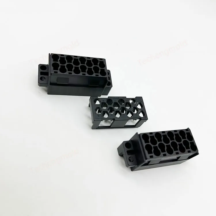 特诚科技PBT精密注塑件实拍 1